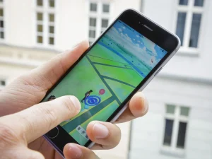 Pokémon GO Çılgınlığı: Batarya Ömrünü Koruma İpuçları (The Pokémon GO Craze: Tips for Saving Battery Life)